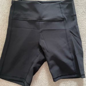 Ribbed Lululemon 8” shorts